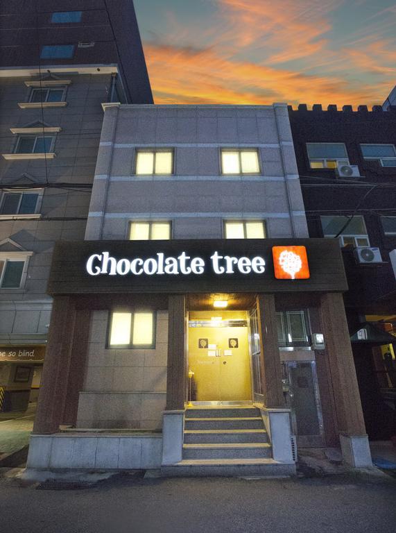 מלון סיאול Chocolate Tree Sinchon מראה חיצוני תמונה